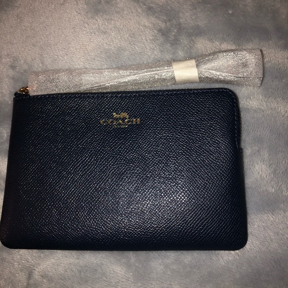 *Brand New* Navy Coach Corner Zip Wristlet - Picture 2 of 2